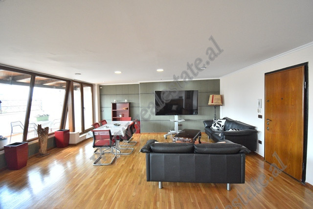 Apartament dupleks 3+1 me qera prane rruges se Elbasanit ne Tirane